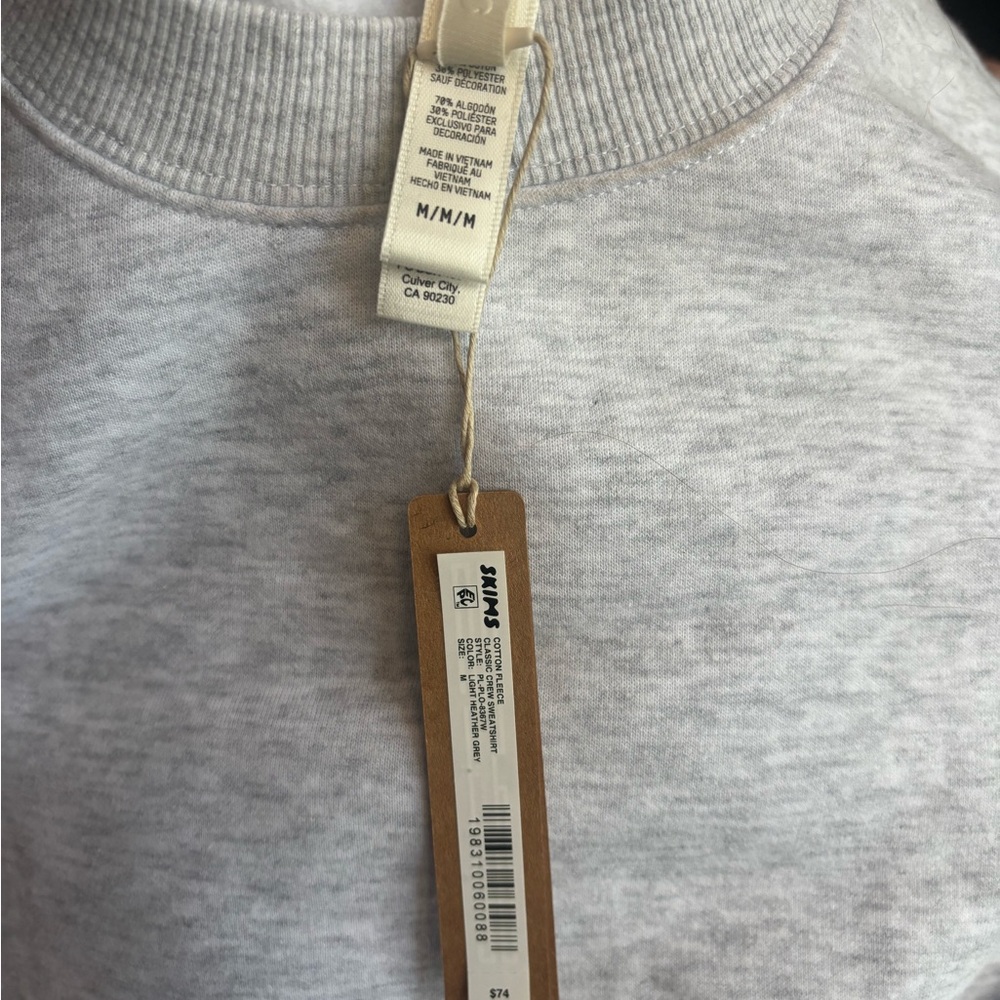 NWT SKIMS Women's Light Gray Sweatshirt - Picture 13 of 13